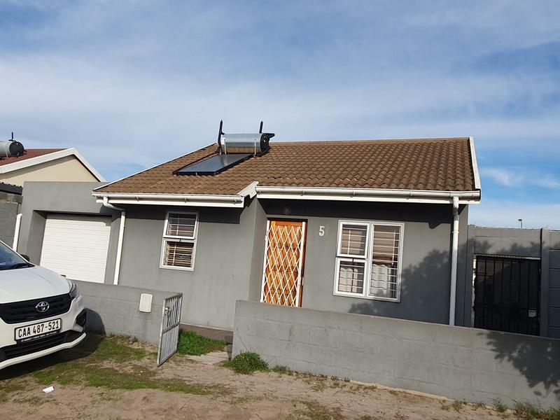 3 Bedroom Property for Sale in Pelikan Park Western Cape